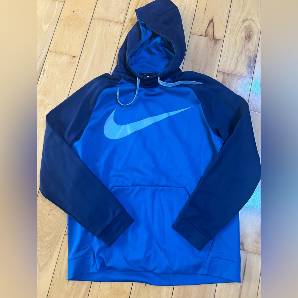 Men’s size XL Nike hooded sweatshirt